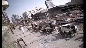 На араба упала стекло смотреть до конца угаррррррр