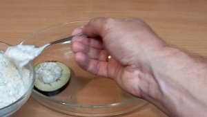 ОЧЕНЬ ВКУСНЫЙ РЕЦЕПТ/ЗАПЕЧЁННЫЕ БАКЛАЖАНЫ В ДУХОВКЕ В СМЕТАНО-ЧЕСНОЧНОМ СОУСЕ
