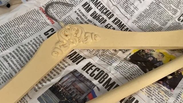 Декорирование деревянной вешалки