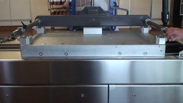 Colimatic THERA 650 термоформер - упаковка салями