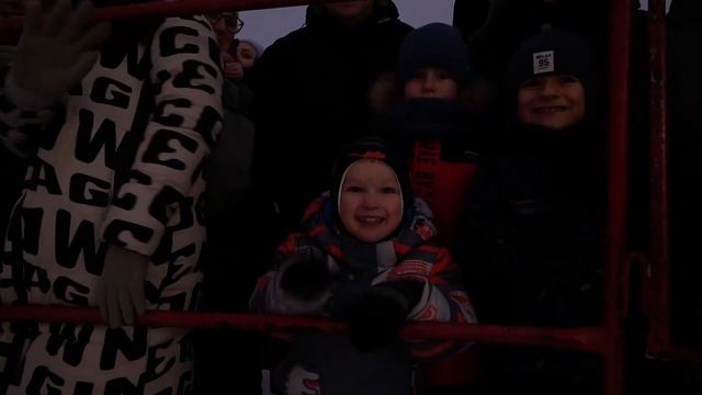 В полной красе: на Сморгонщине зажгли огни на главной ёлке смотреть онлайн