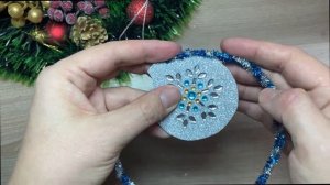 Учимся делать новогодние игрушки медальоны на елку | DIY Christmas decorations