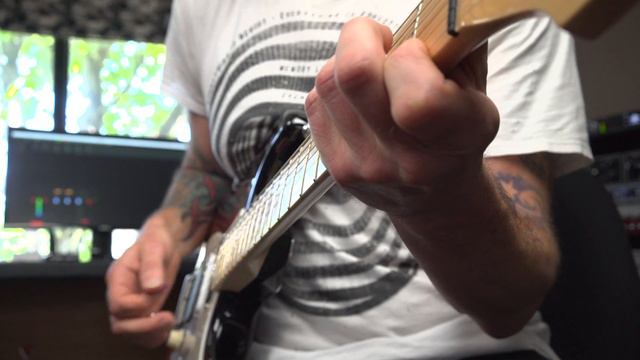 Using a Roland GA-FC footswitch with Boss Katana 100w amplifiers смотреть онлайн