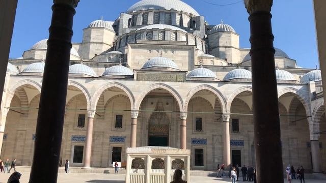 Мечеть Сулеймание - могила султана Сулеймана в центре исторического Стамбула
