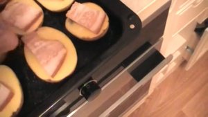 Щёки свиные с картошкой. Пальчики оближешь.