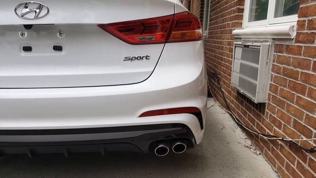Hyundai Elantra Sport 2017 (cold start) смотреть онлайн