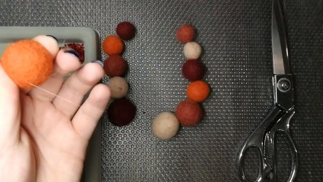 Мастер - класс по мокрому валянию. БУСЫ.
