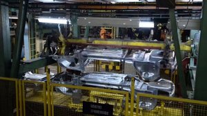 КАК ЭТО СДЕЛАНО | Сварка кузова Лада Приора | LADA Priora