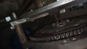 Самодельный кантователь двигателя с креплением к стене