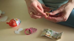 Відкриваємо Kinder Joy. Іграшки. динозаври. Цукерочки