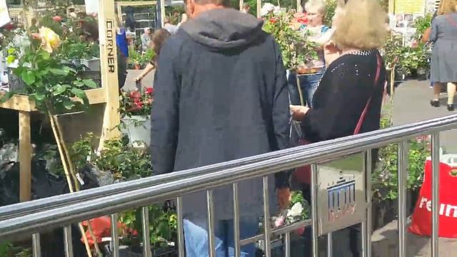 Посетили завод бытовок и бань. Цены и комплектацию. Выставка цветов.Одежда из льна.Купила рубашку. смотреть онлайн