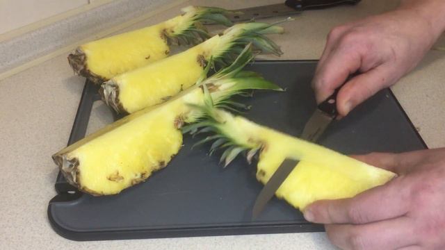 Как нарезать ананас красиво