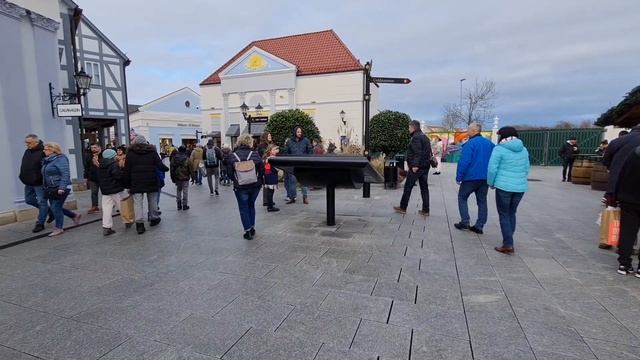 Walking at the Designer Outlet Berlin / Elstal 2023, Shopping in the Designer Outlet Wustermark смотреть онлайн