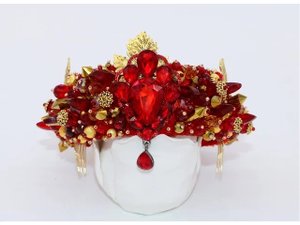 Красная корона ободок в стиле Dolce Gabbana. Презентация.Beaded crown headband in D&G style..mp4
