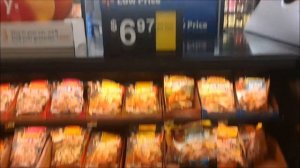 АЛЕКС БРЕЖНЕВ ГОВОРИТ В США МЯСА НЕТ. Мы проверяем. Shopping at Walmart/response to Alex Brezhnev