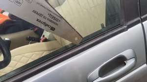 Как открыть Приору или десятку, если забыли ключи внутри машины