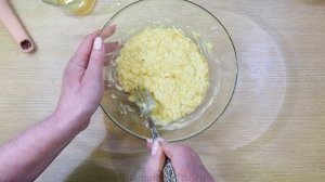 Куриное филе в сырном кляре на сковороде: мясо получается сочное, нежное и очень вкусное!