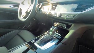 Opel Insignia GSi (2022) review - Better than an SUV? - AutoRAI TV