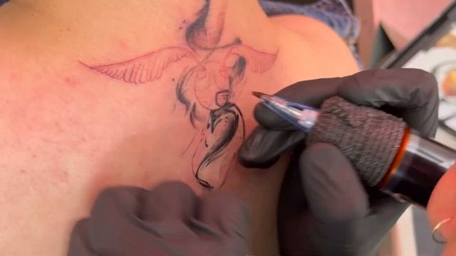 Harry Potter Golden Snitch Tattoo Time Lapse смотреть онлайн