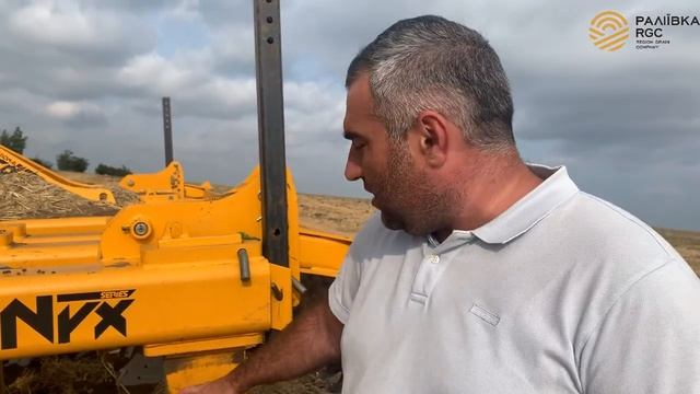 Глубокое рыхление почвы после уборки (ООО "Ралиивка")
