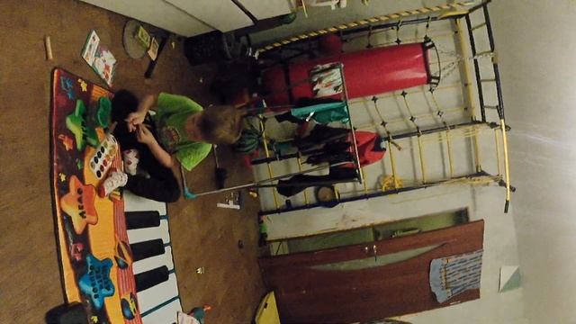 решил снять брата смотреть онлайн