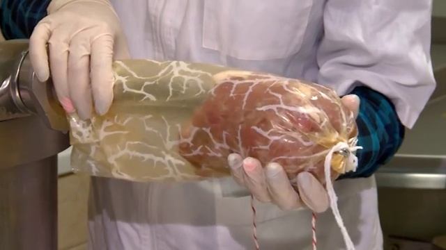 Уральские студенты разработали новый вид колбасы! Говорят, что вкусно! смотреть онлайн