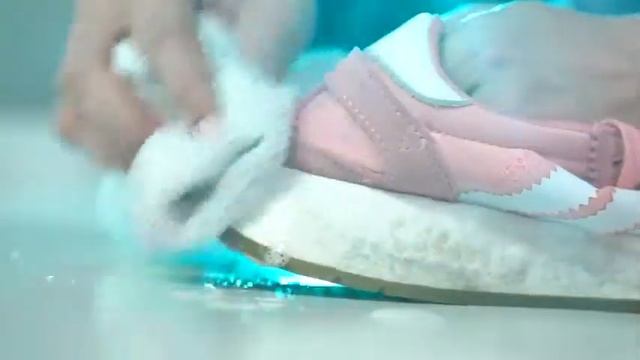 ОЧИЩАЕМ КРОССОВКИ ЛЕГКО | NANOCLEAN | НАНОКЛИН СРЕДСТВО