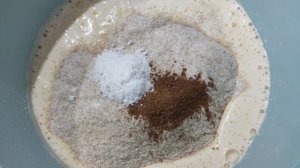 Шарлотка с яблоками и цельнозерновой мукой