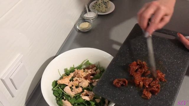 Руккола с вялеными томатами/salad/как приготовить полезный салат/салат с сёмгой/салат без майонеза