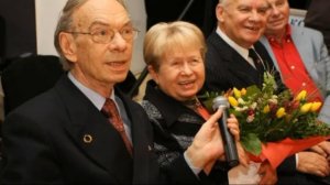 Почерневшая Вдова у Гроба.. Прощание и Похороны с Легендой России!