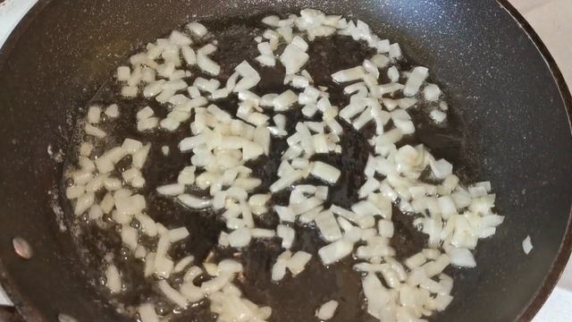 БУТЕРБРОДЫ горячие и вкусные. Какие еще? Sandwiches are a good snack . смотреть онлайн