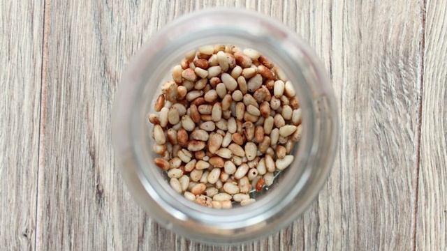 Самогон на кедровых орешках с медом