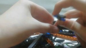 как сделать пистолет из лего техник который стреляет