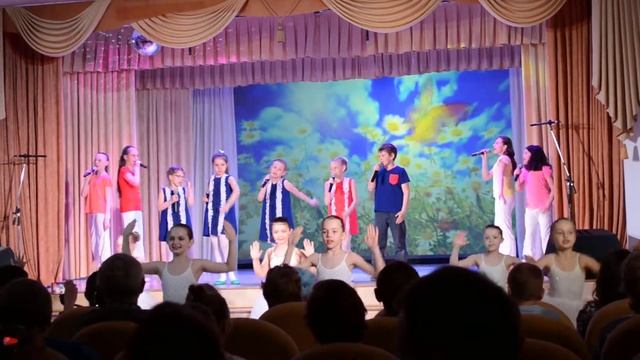 Облака белогривые лошадки - Эстрадная вокальная студия "Цветные сны СПб" смотреть онлайн