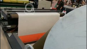 Рулонная высечка с секциями флексопечати