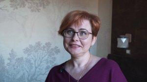 Монтаж перегородки из дерева и декор потолка брусом