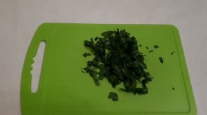 Салат из редиски с зеленью – пошаговый видеорецепт