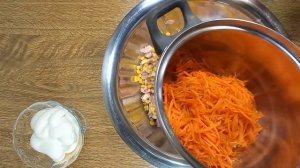Салат с морковью по-корейски и кукурузой.