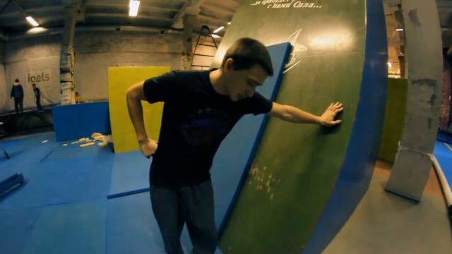 Обучение: рол по стене (Parkour Tricks) смотреть онлайн