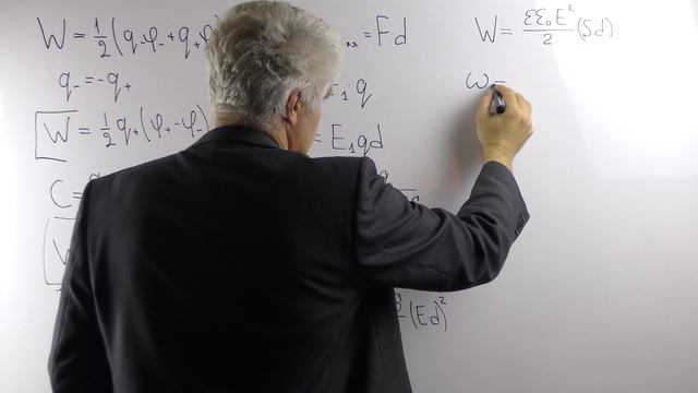 Электричество и магнетизм Лекция 5 часть 6 Энергия конденсатора Перезарядка смотреть онлайн