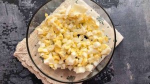 Салат с курицей и морской капустой