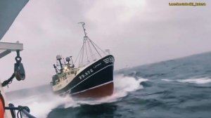 Гигантские волны и корабли