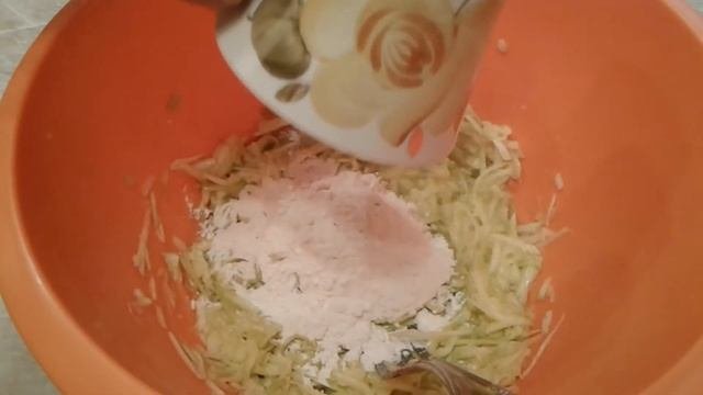 Простой, легкий, быстрый, вкусный рецепт - оладьи из кабачков #Оладьи#кабачки#рецепт пп