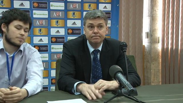 Айнарас Багатскіс (головний тренер БК "Будівельник") смотреть онлайн