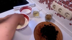 Творожный десерт с черносливом и грецкими орехами без выпечки