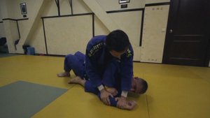 Армбар или рычаг локтя из маунта