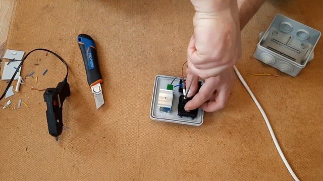 Полезная самоделка для электроприборов. Сделай и себе это простое устройство для мастерской!