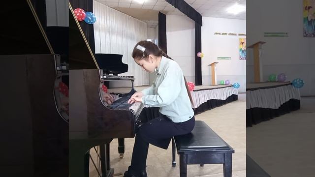 Zarnigor Quvvatova. Dilorom Omonullayeva - "Bibixonim xarobalari oldida" смотреть онлайн