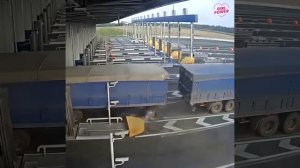 Мастер, сразу три колеса на выброс.