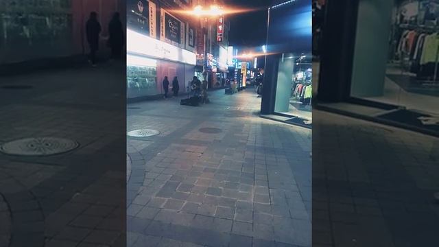 кореец поет на улице. парень к успеху шел смотреть онлайн